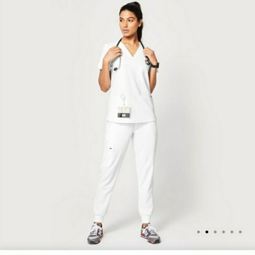 Figs White scrub set.  SIZE SMALL